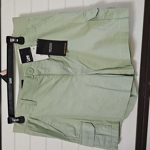 Nwt Lee Women's Green Cargo Shorts - Picture 1 of 5